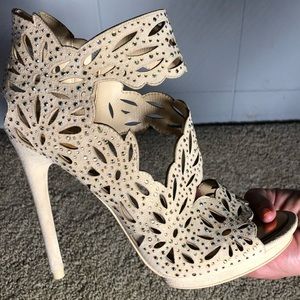BCBG Max Azria Sparkle Faricia Heels nude tan 8.5